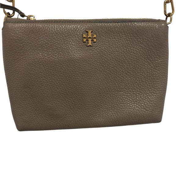 Tory Burch MERCER PEBBLED ZIP CROSSBODY Bag - Picture 3 of 11